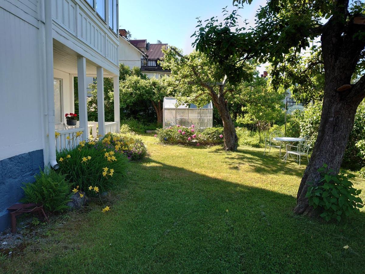 Vandrarhemmet Tallbacka/Aengelsberg Hostel Angelsberg Exterior photo